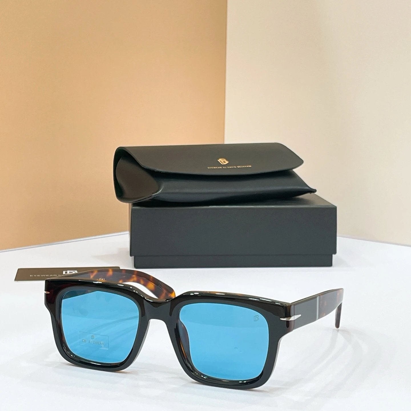 David Beckham DB 7100S Sunglasses 52-21-145 Ver.B — Photo 3