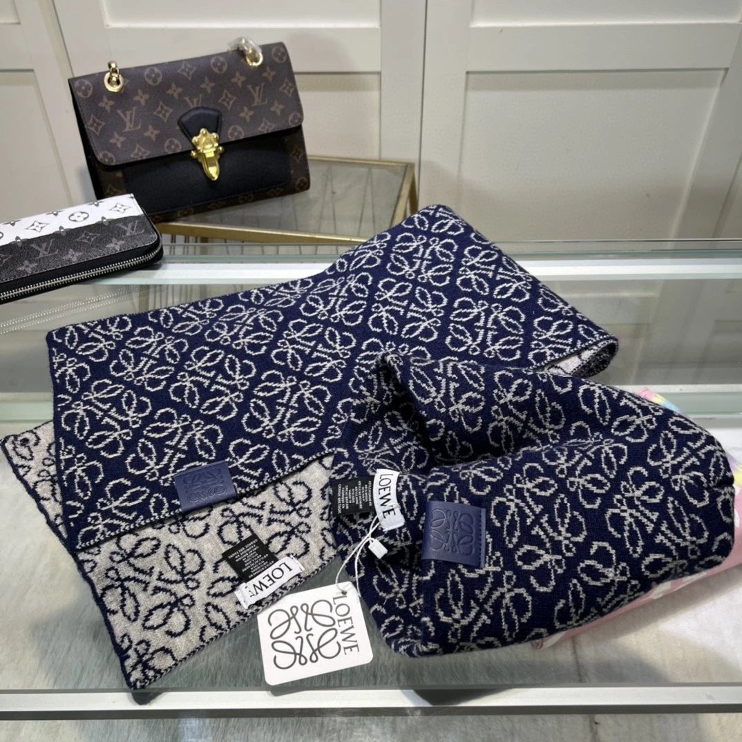 Loewe Scarf & Hat Set Ver.B — Photo 3