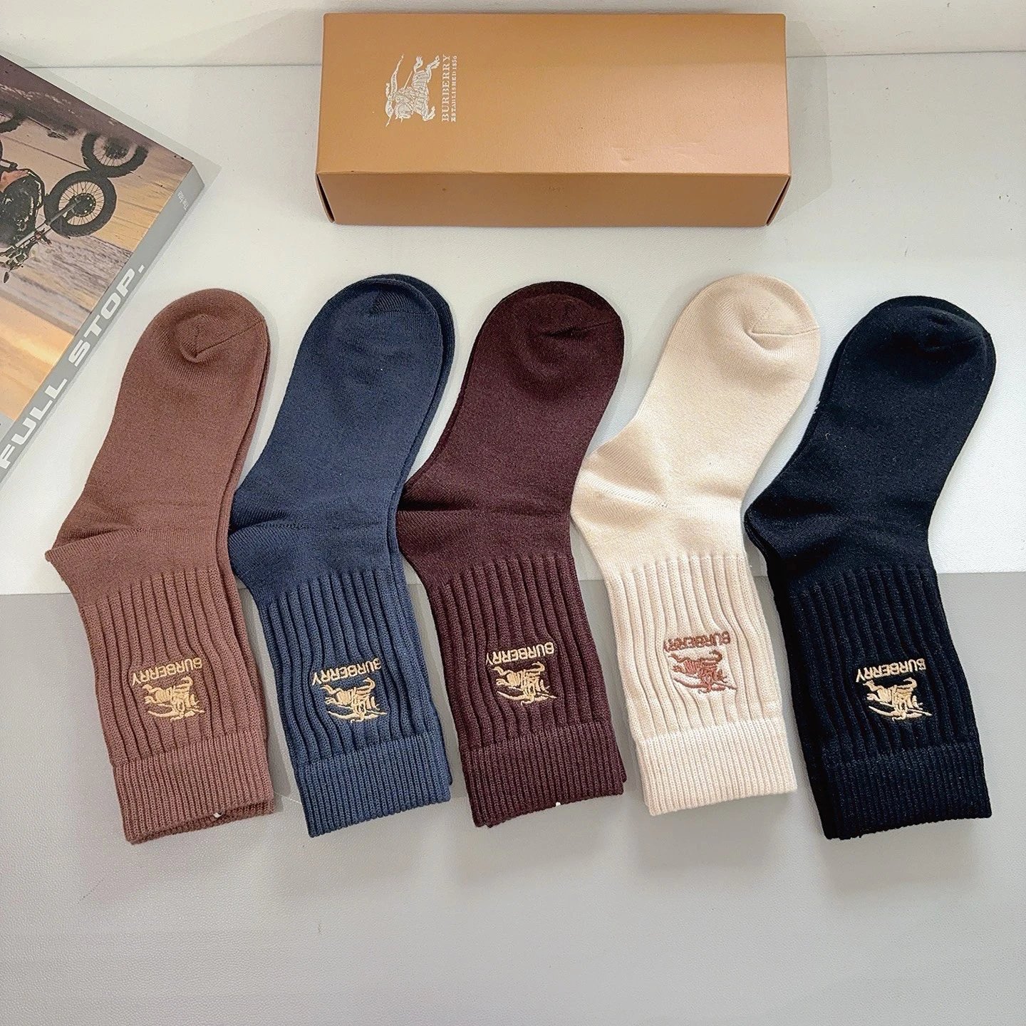 Burberry Knee-High Socks Ver.B — photo 3