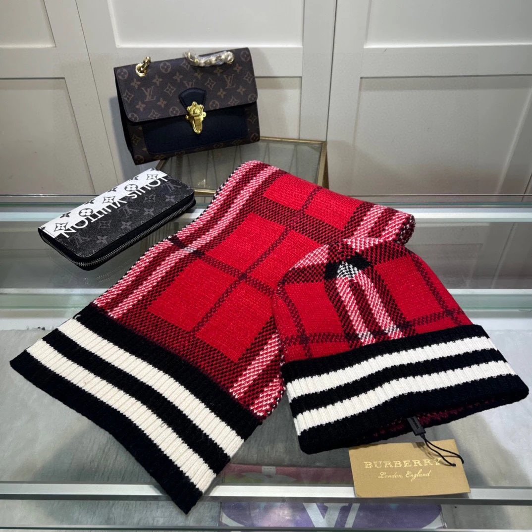 Burberry Scarf & Hat Set Ver.B — Photo 5