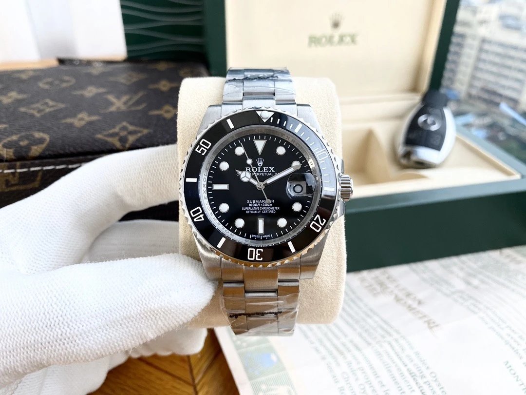 Rolex Submariner 3-Hand Automatic Watch 40mm — photo 2