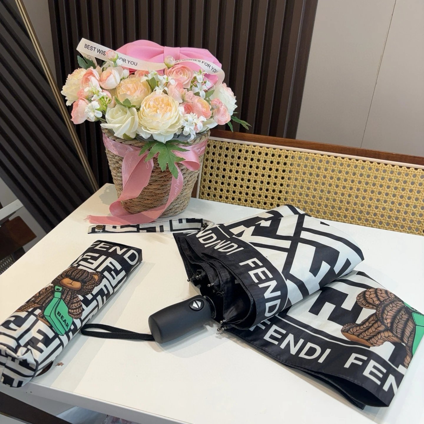 Fendi UV Protection Folding Umbrella Ver.A — Photo 6