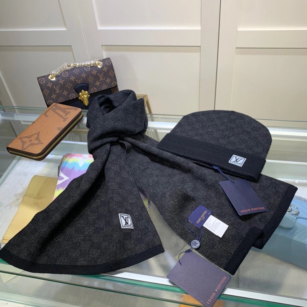 Louis Vuitton Wool Cashmere Scarf & Hat Set Ver.C — Photo 3