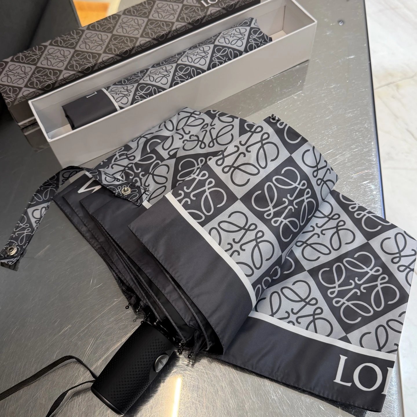 Loewe UV Protection Folding Umbrella Ver.A — Photo 3