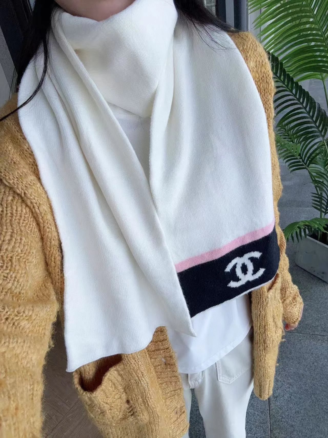 Chanel Scarf & Hat Set Ver.D — Zdjęcie 2