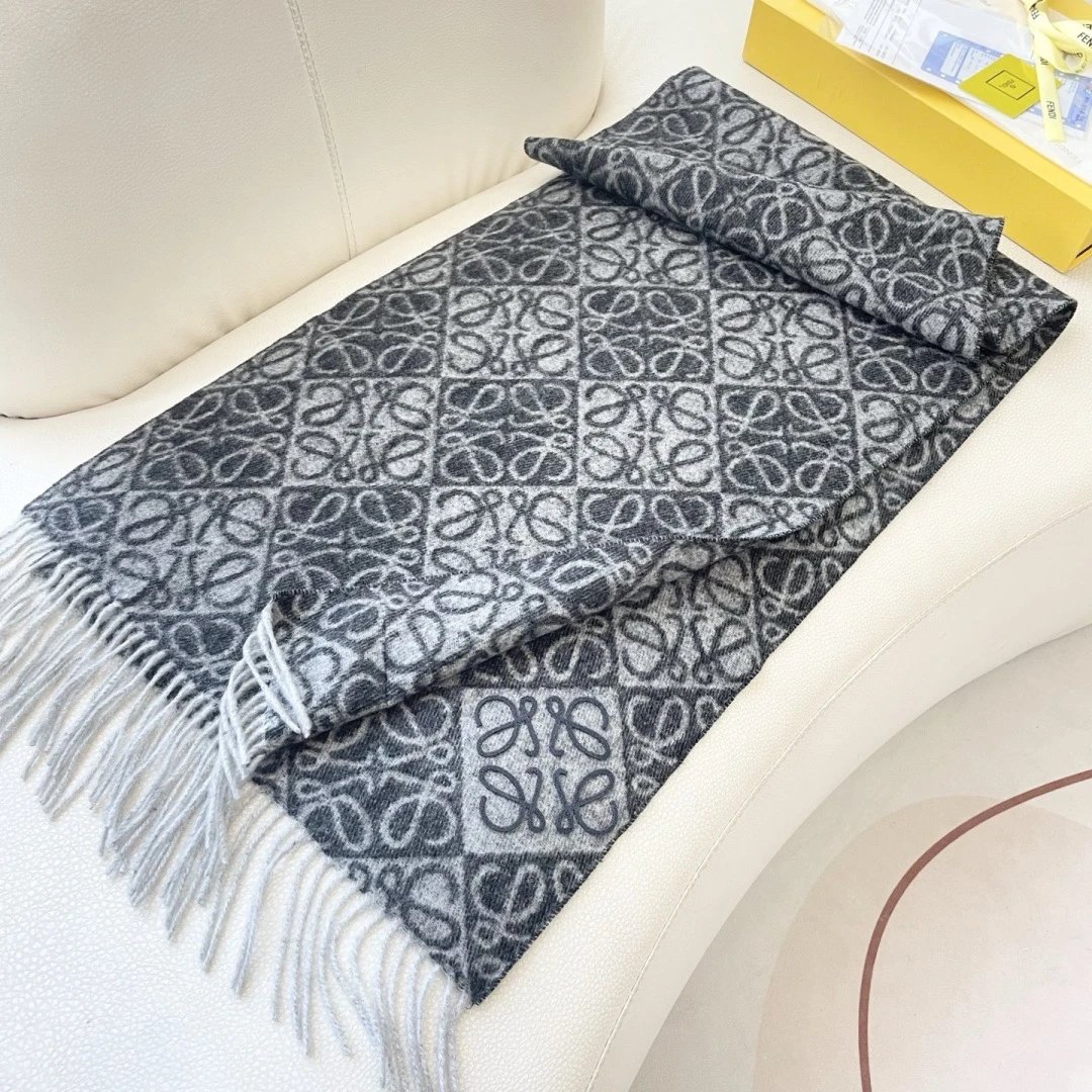Loewe Cashmere Scarf Ver.E — Photo 7