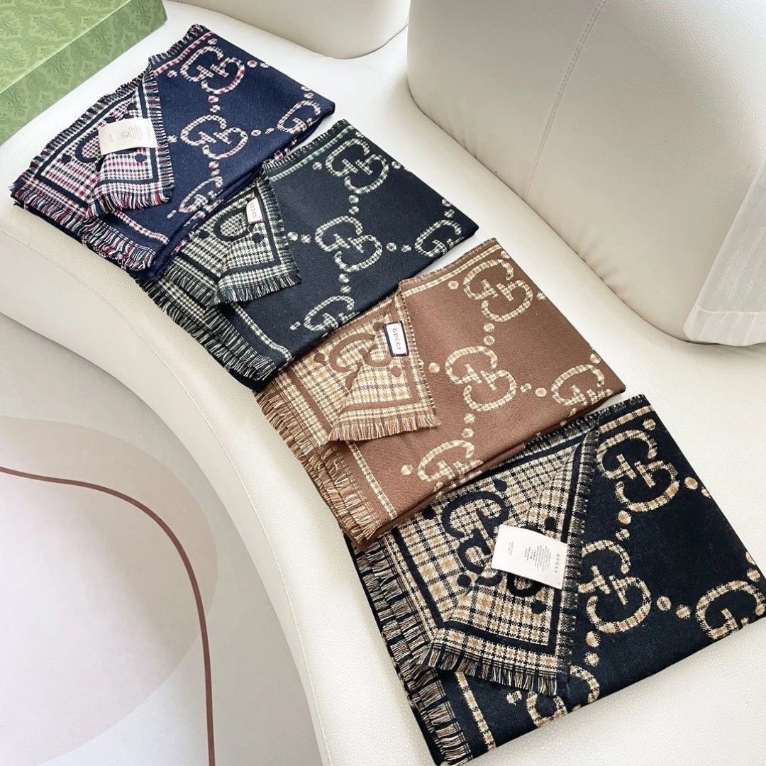 Gucci Cashmere Shawl Ver.D — Photo 2