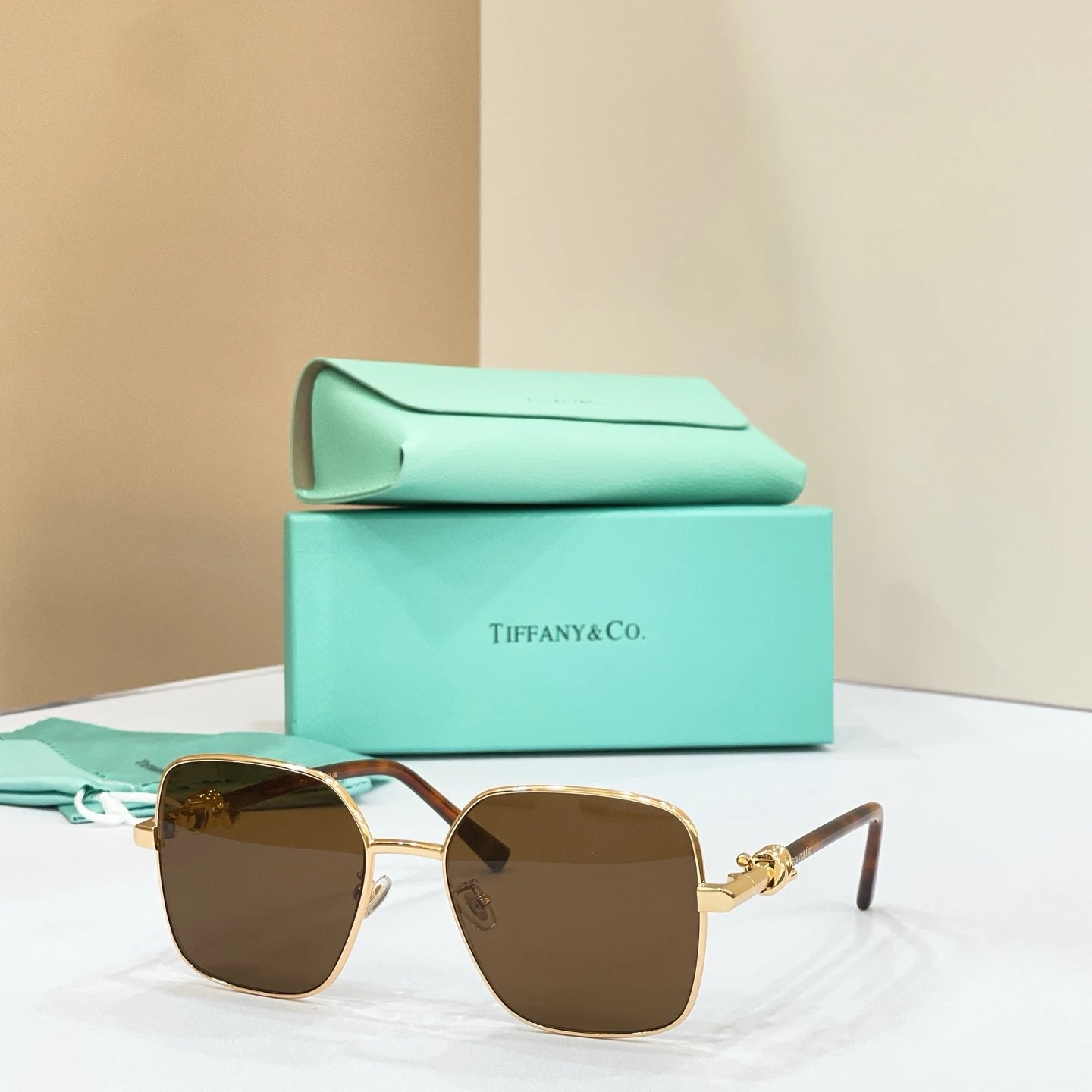 Tiffany TF3122 Sunglasses 57-18-145 Ver.B — photo 3
