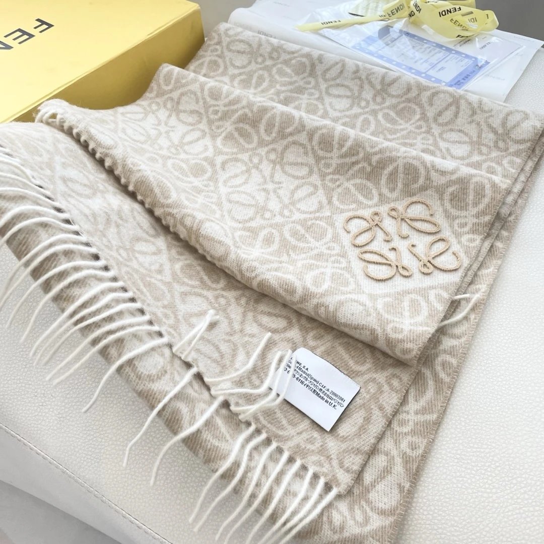 Loewe Cashmere Scarf Ver.F — Photo 5
