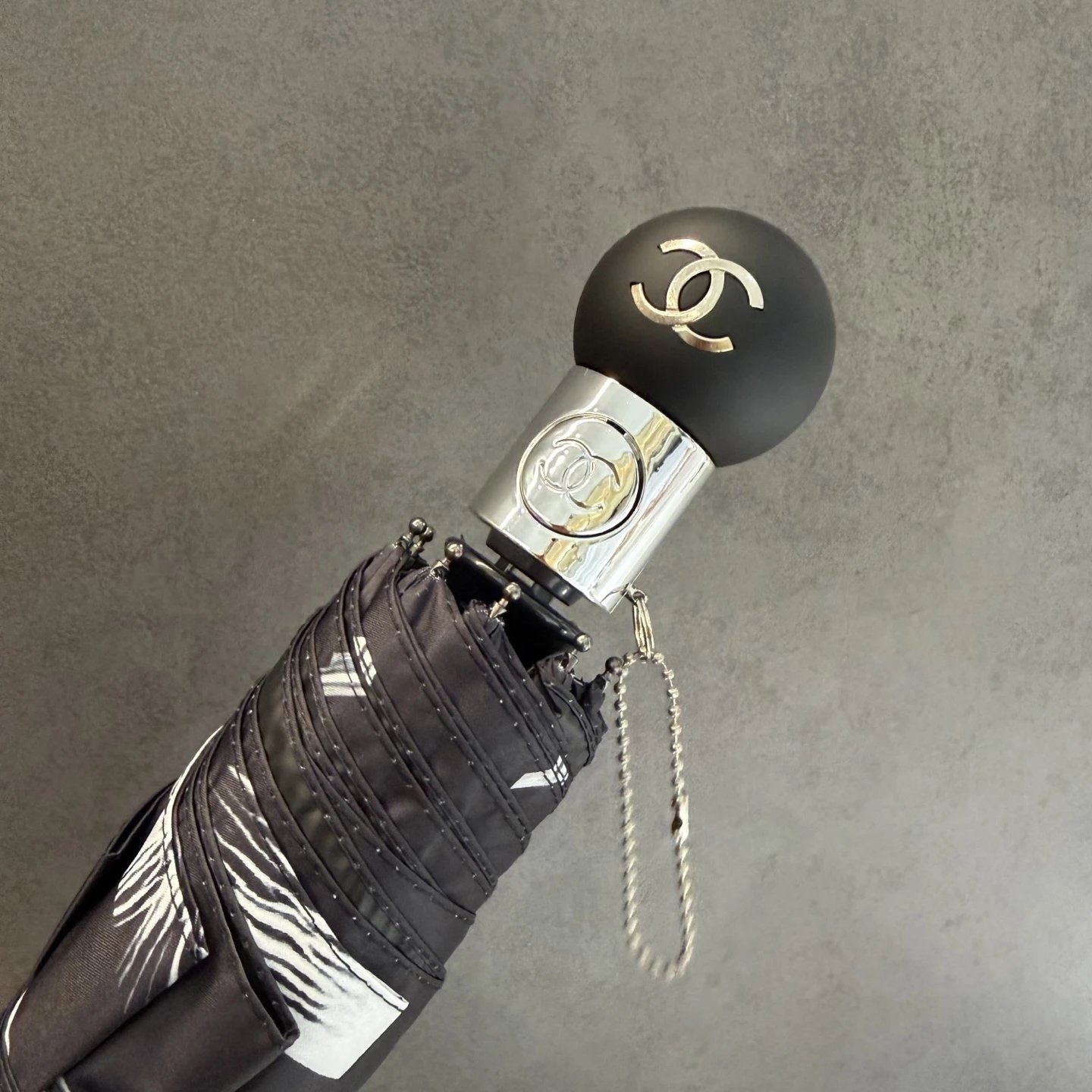 Chanel UV Protection Folding Umbrella Ver.E — Photo 2