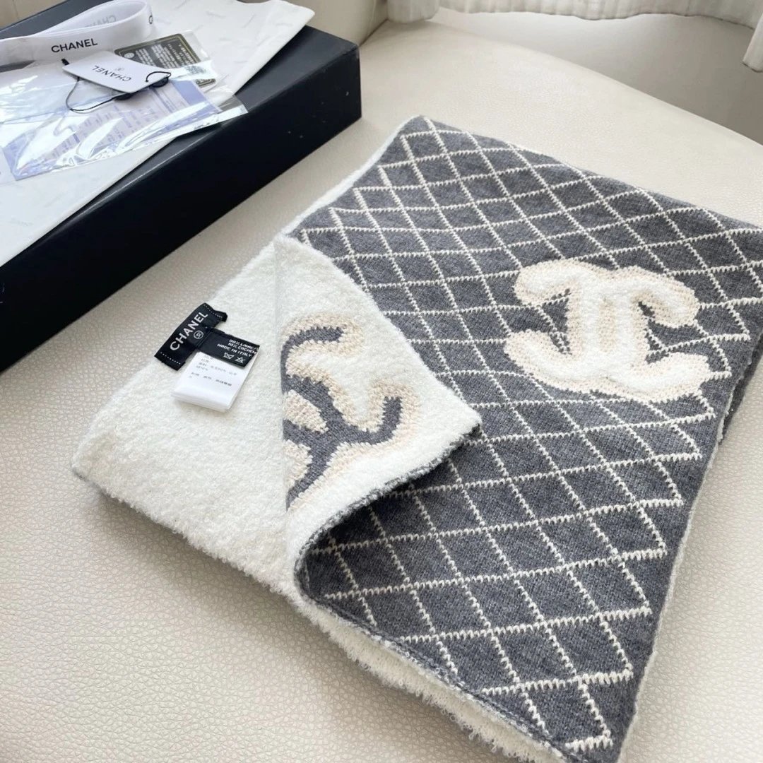 Chanel Cashmere Scarf Ver.F — Photo 4