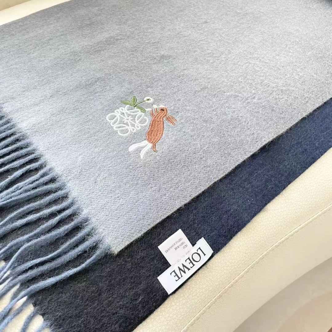 Loewe Cashmere Scarf Ver.J — Photo 8