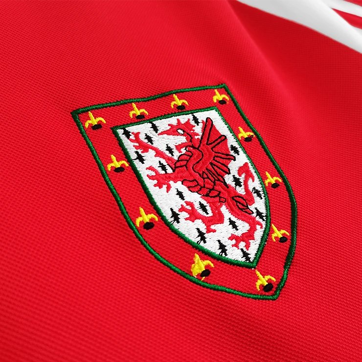 Wales Retro Home Jersey — Photo 5