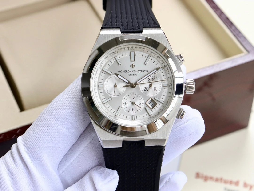 Vacheron Constantin Overseas Automatic Watch 42mm — photo 3
