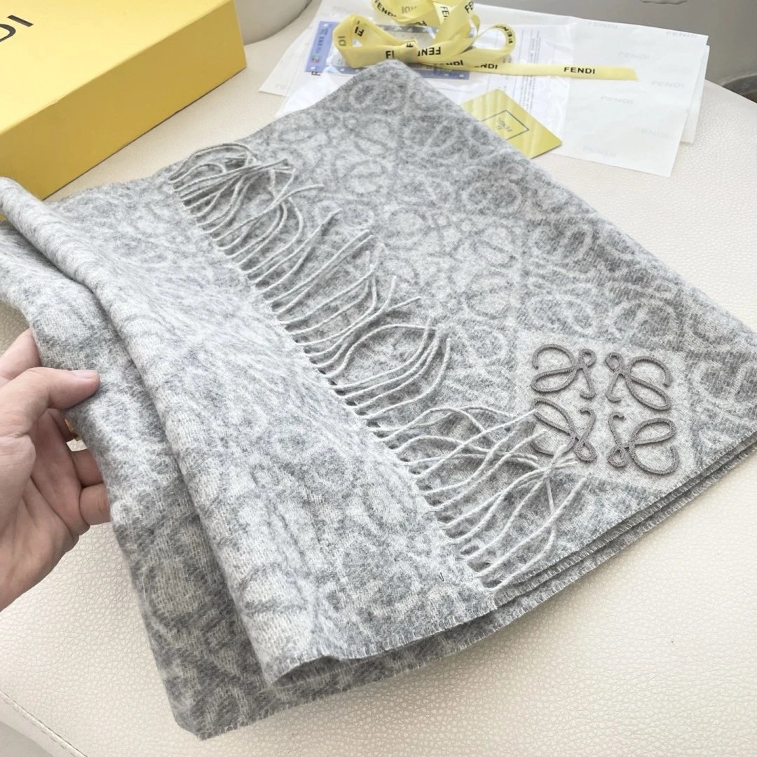 Loewe Cashmere Scarf Ver.D — Photo 6