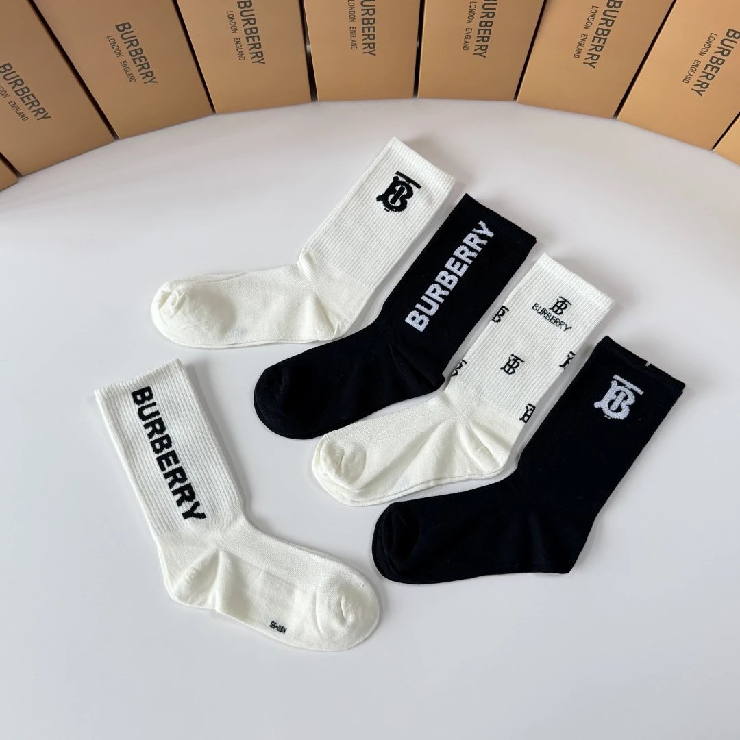 Burberry Knee-High Socks Ver.A — Zdjęcie 4