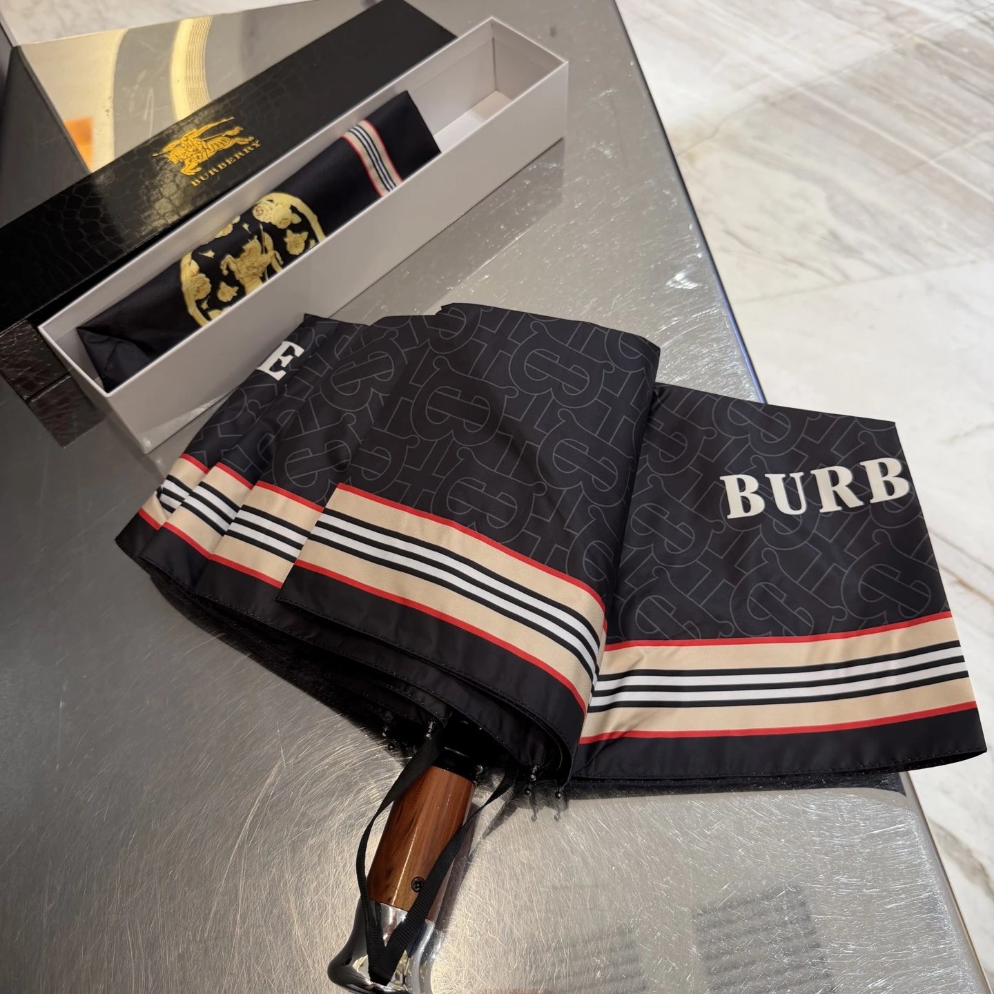 Burberry UV Protection Folding Umbrella Ver.A — Photo 3