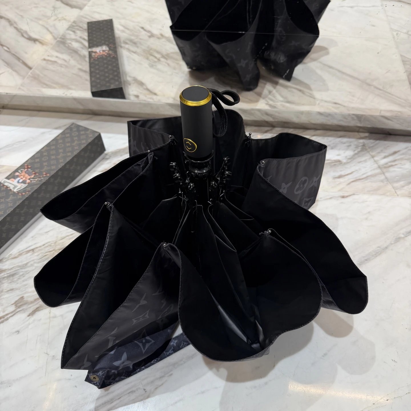 Louis Vuitton UV Protection Folding Umbrella Ver.C — Photo 5