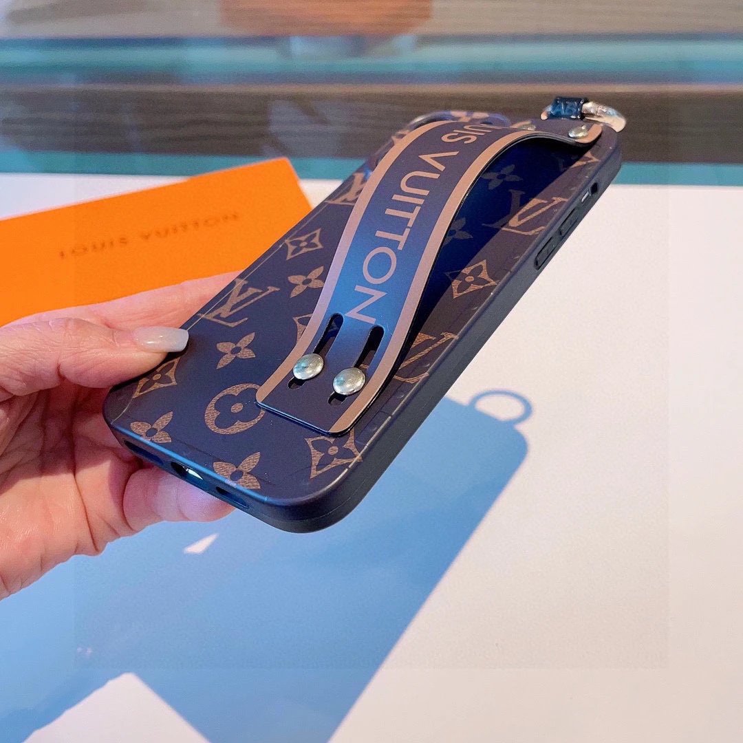 Louis Vuitton Strap Phone Case Ver.B — Photo 5
