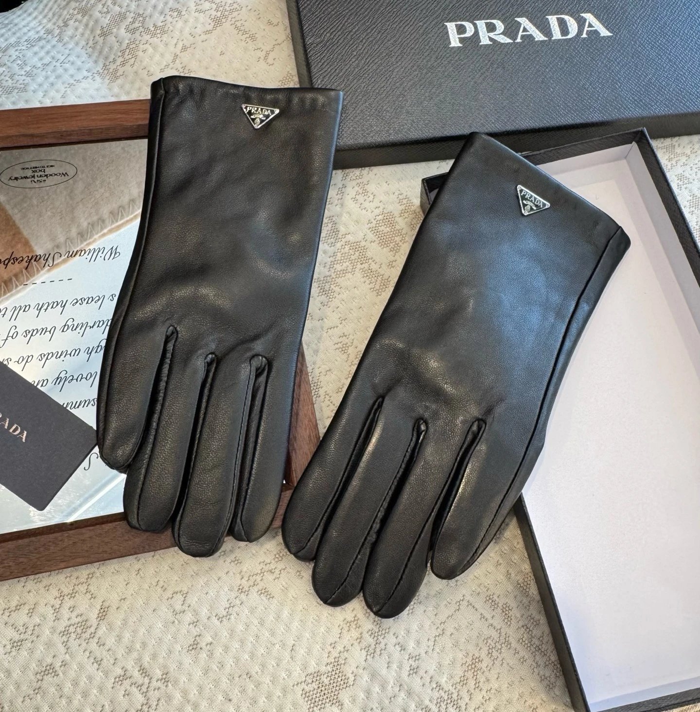 Prada Lambskin Cashmere Gloves Ver.A — QC