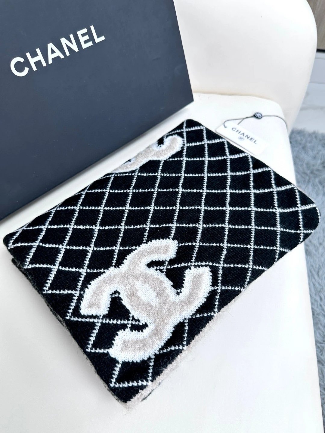 Chanel Scarf — Photo 3