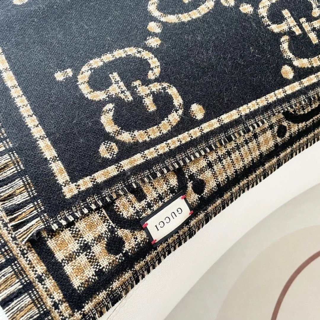 Gucci Cashmere Shawl Ver.E — Photo 9