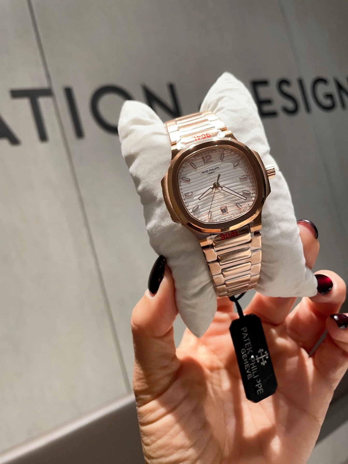 Patek Philippe Nautilus Quartz Ladies Watch 35mm — photo 2