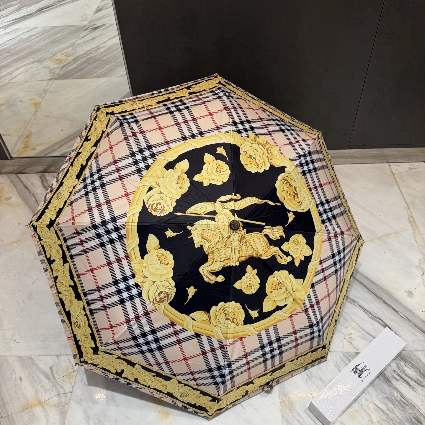 Burberry UV Protection Folding Umbrella Ver.B — Photo 9