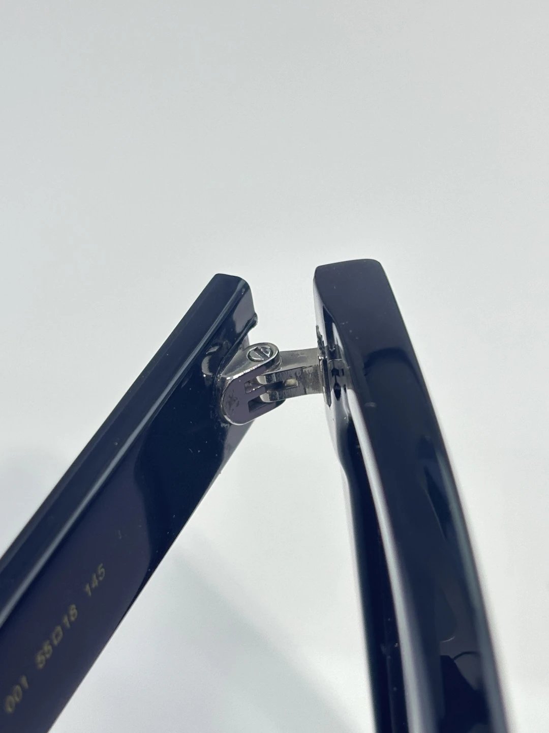 Gucci GG2102S Sunglasses 55-18-145 — QC