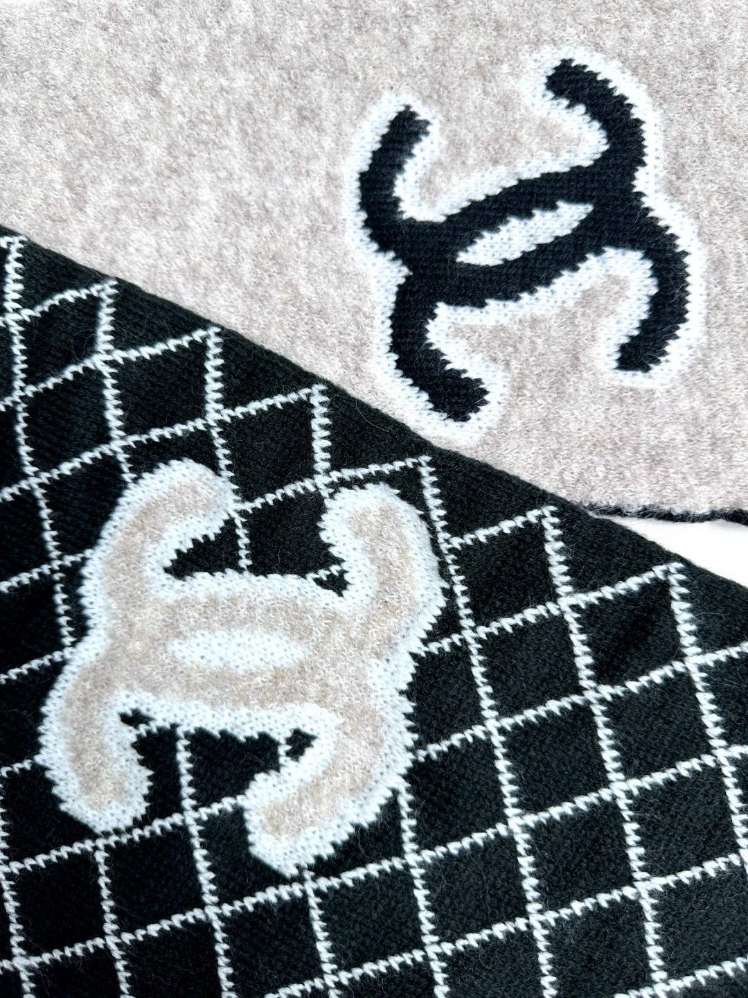 Chanel Scarf — Photo 7