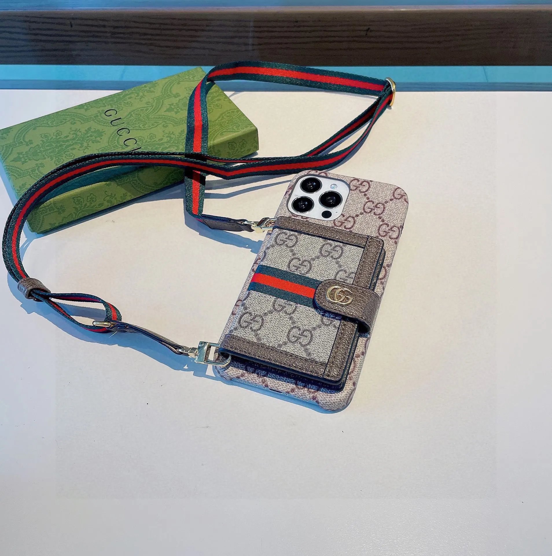 Gucci Crossbody Card Holder — Photo 3