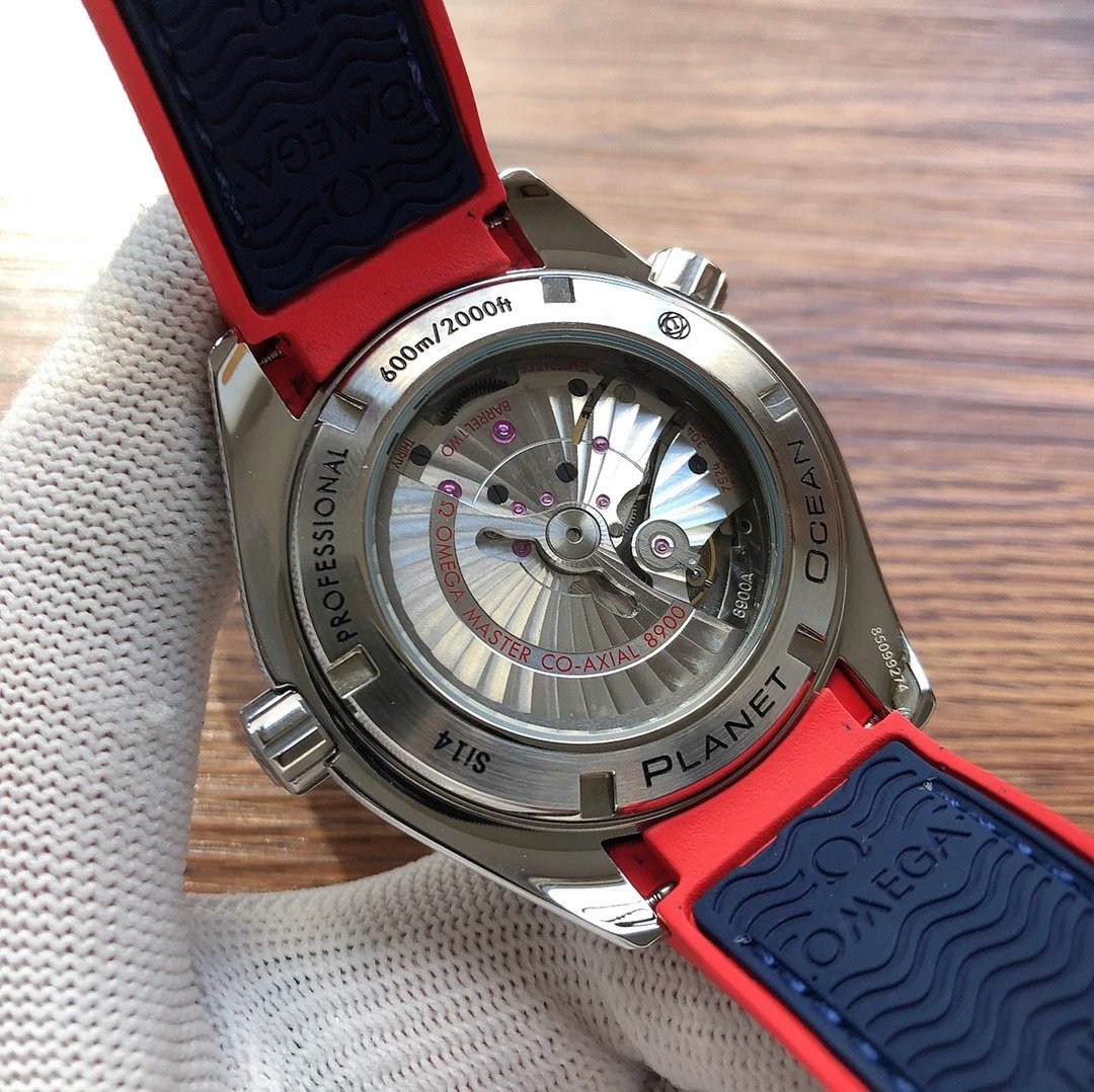 Omega Seamaster 600 Rubber Automatic Watch — photo 4
