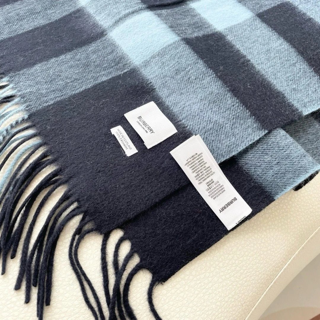 Burberry Cashmere Scarf Ver.E — Photo 8