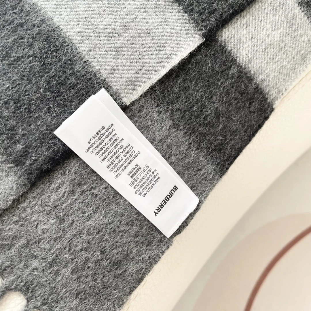 Burberry Cashmere Scarf Ver.H — Photo 7
