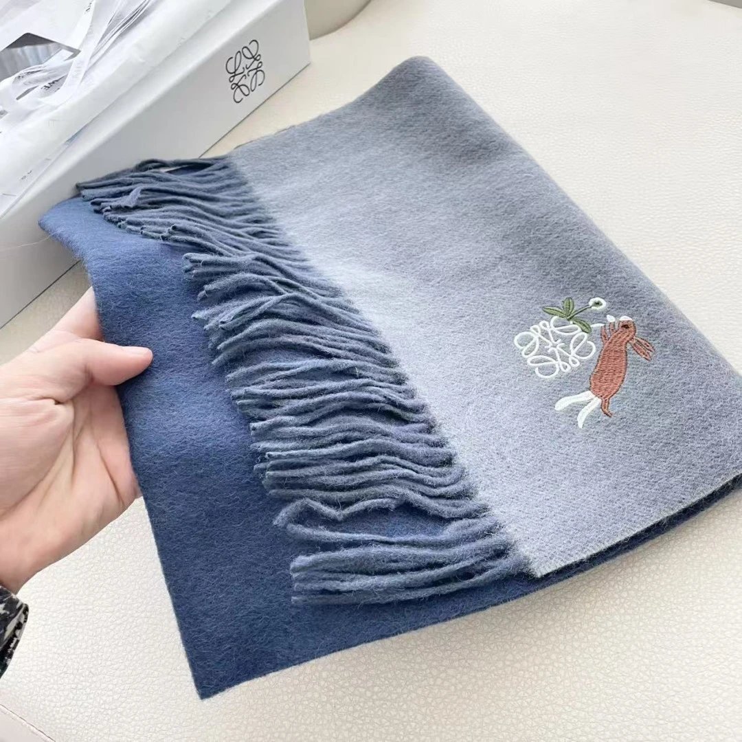 Loewe Cashmere Scarf Ver.J — Photo 3