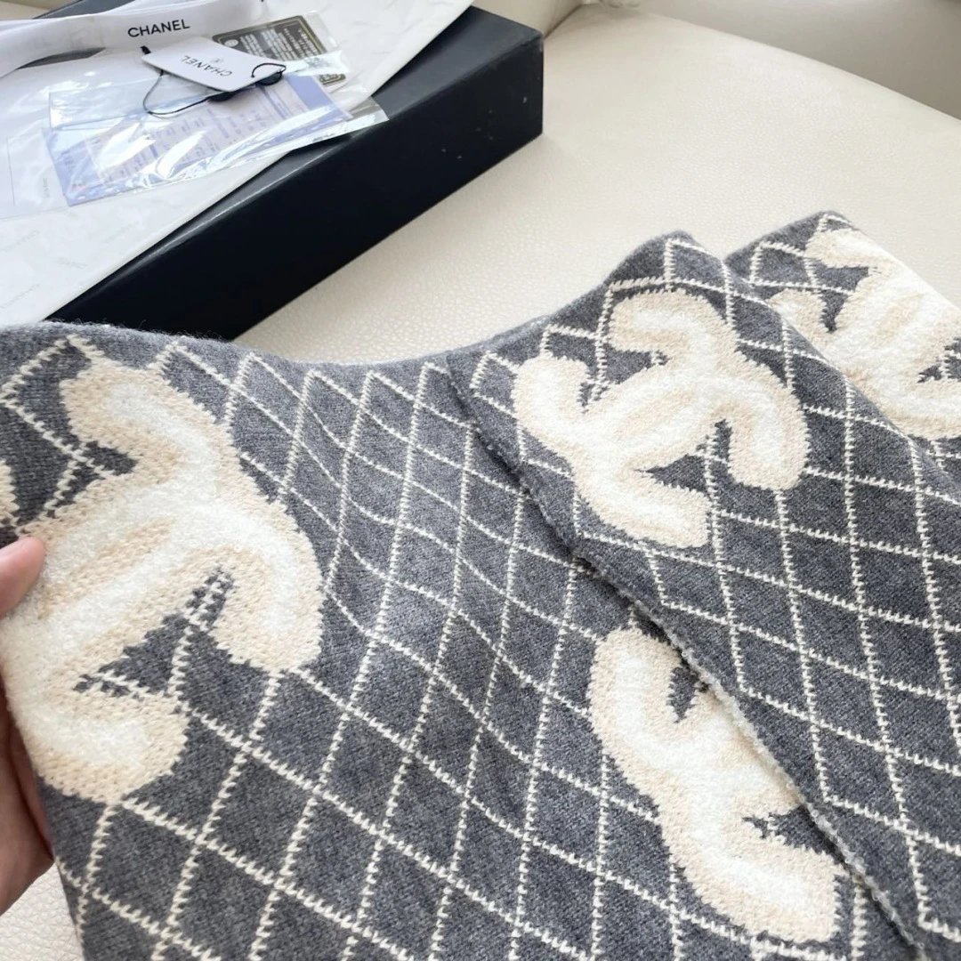 Chanel Cashmere Scarf Ver.F — Photo 9
