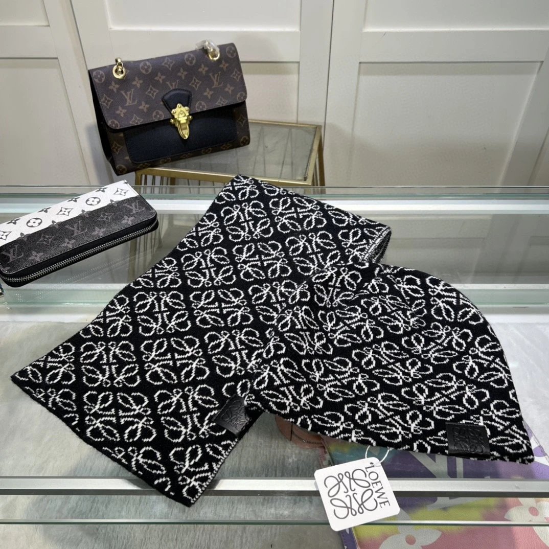 Loewe Scarf & Hat Set Ver.A — Photo 5