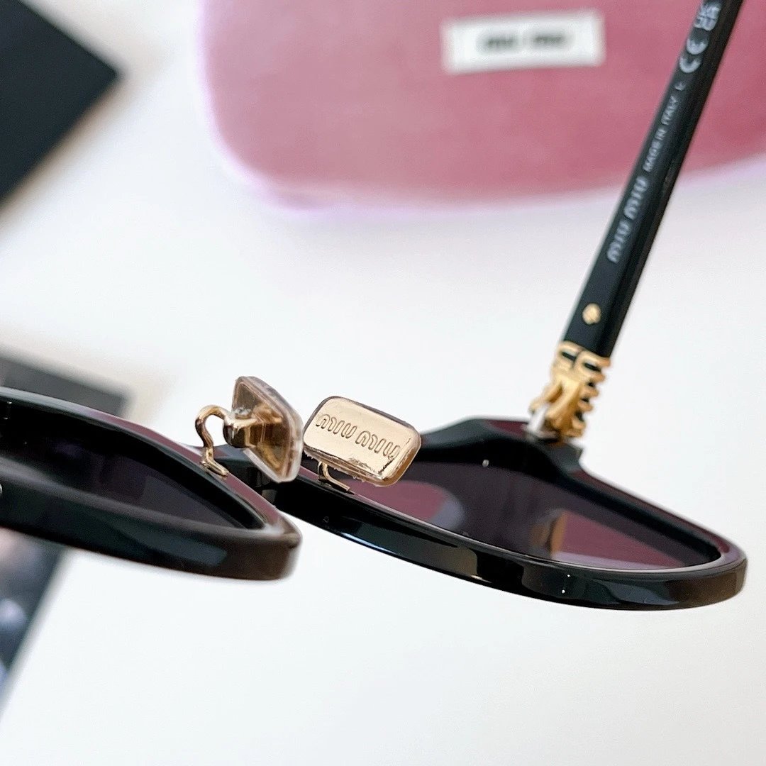 Miu Miu SMU 18zs Sunglasses 61-15-145 — Zdjęcie 7