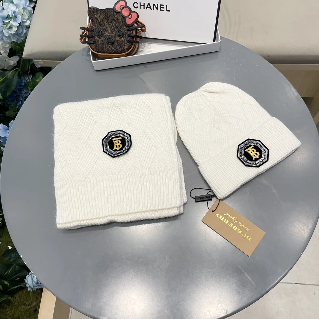 Burberry Scarf & Hat Set Ver.G — Photo 2