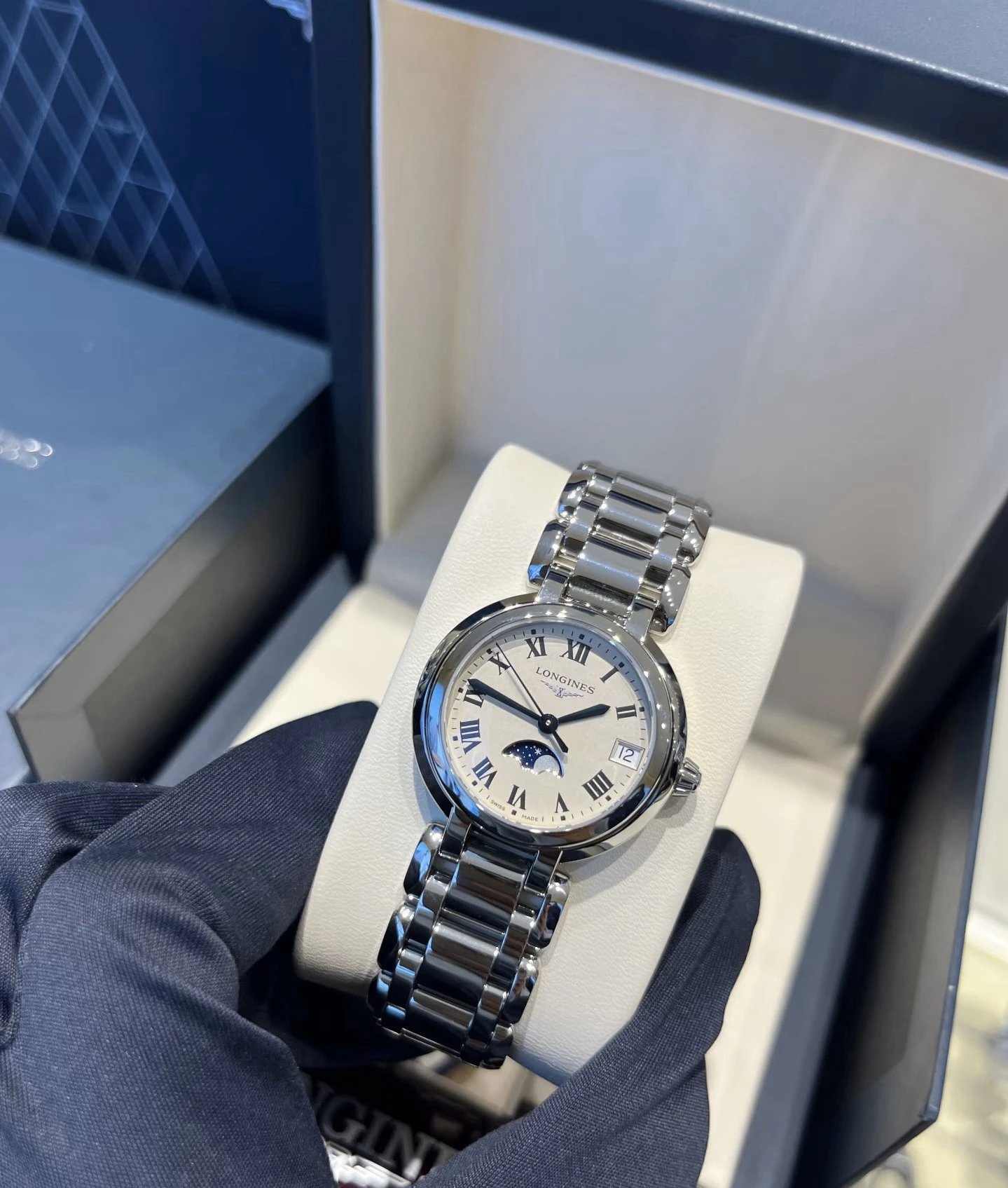 Longines PrimaLuna Automatic Ladies Watch — Photo 4