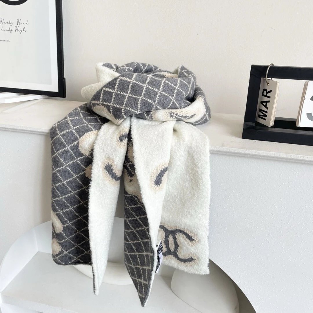 Chanel Cashmere Scarf Ver.F — Photo 8