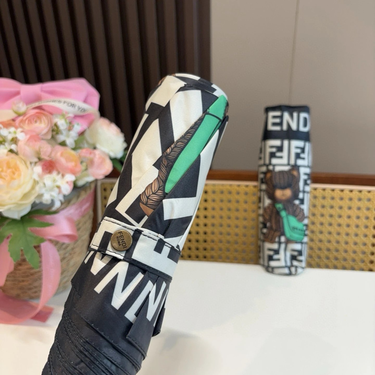 Fendi UV Protection Folding Umbrella Ver.A — Photo 3