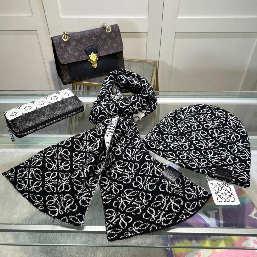 Loewe Scarf & Hat Set Ver.D — Photo 4