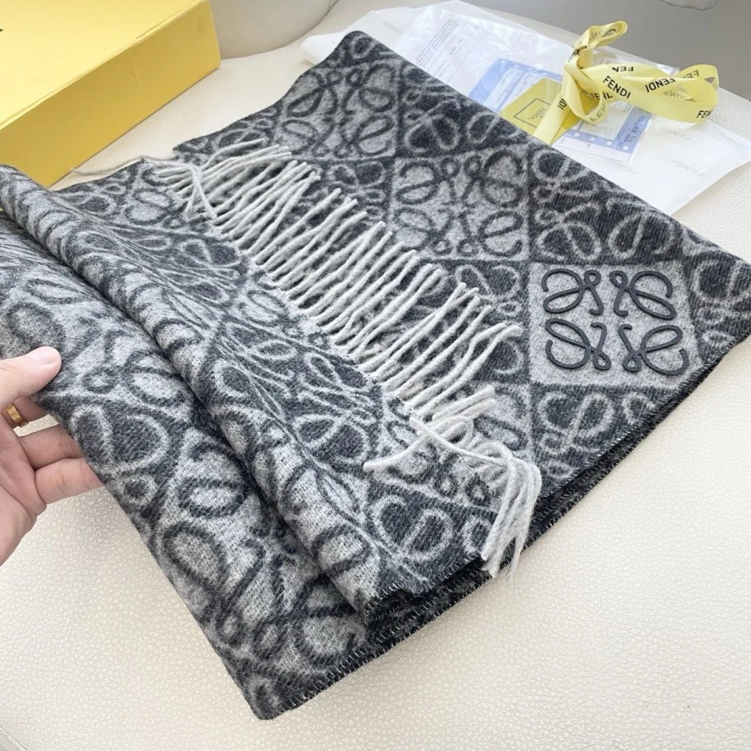 Loewe Cashmere Scarf Ver.E — Photo 6