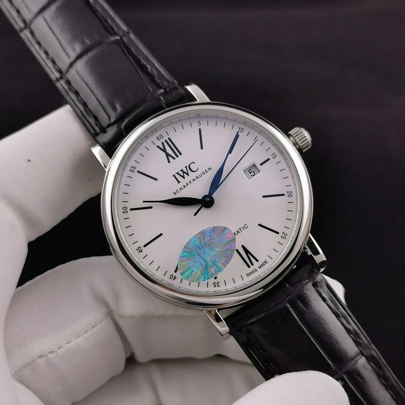 Reloj automático IWC con esfera blanca y correa de piel negra Variante A