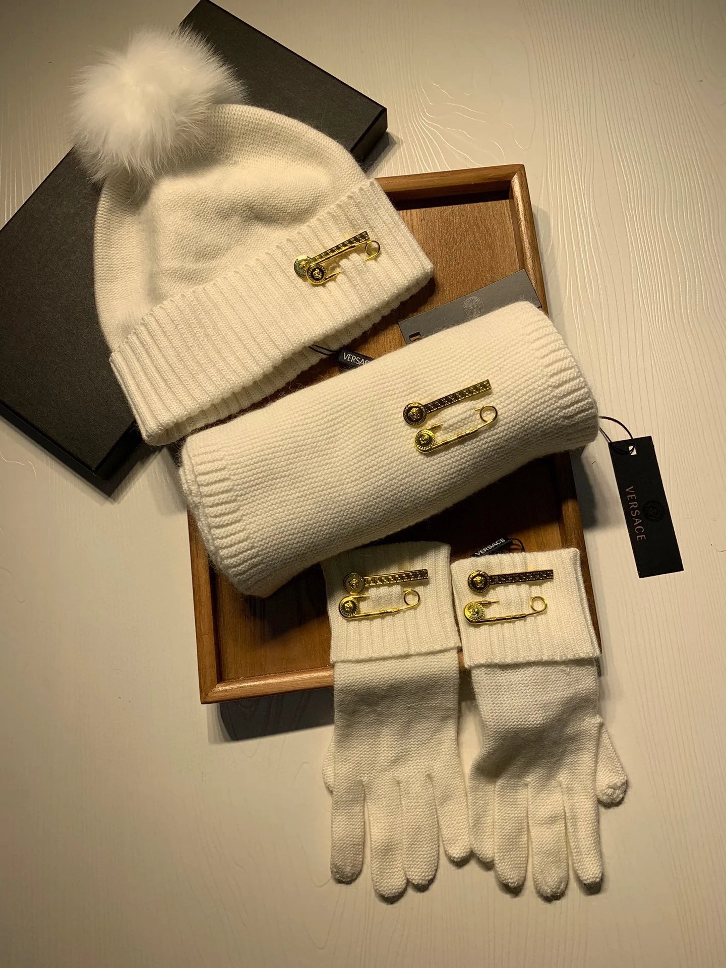 Versace Wool Rabbit Fur Scarf & Hat Set Ver.F — Photo 2