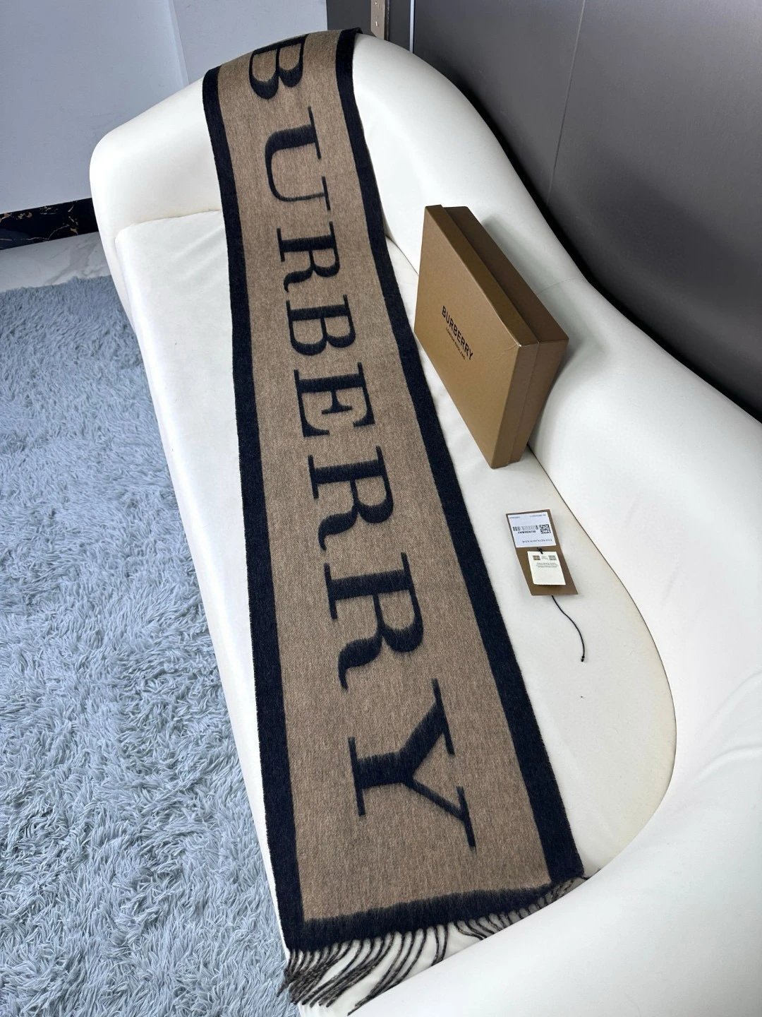Burberry Cashmere Wool Scarf Ver.B — Photo 4