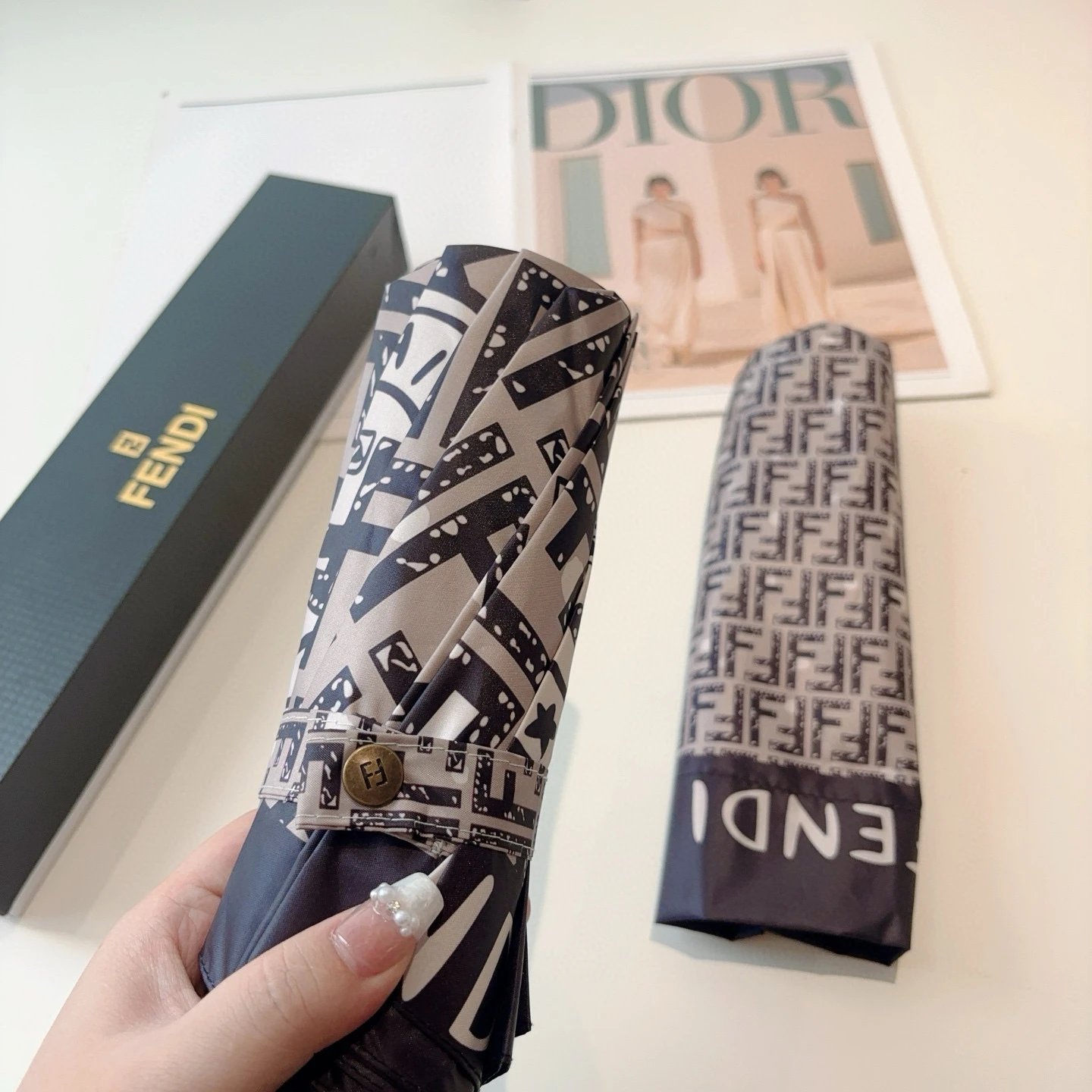 Fendi UV Protection Folding Umbrella Ver.F — Photo 4