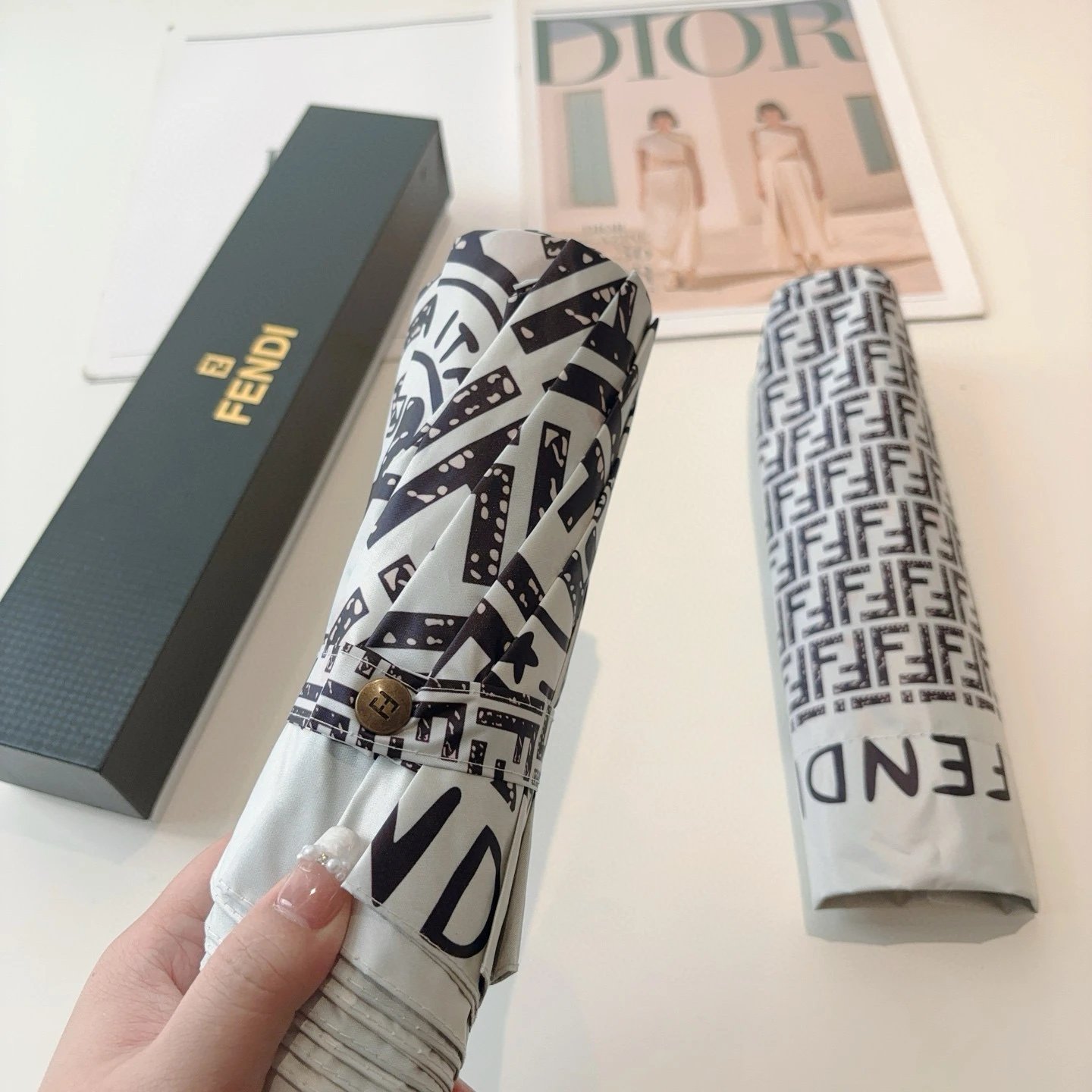 Fendi UV Protection Folding Umbrella Ver.G — Photo 3