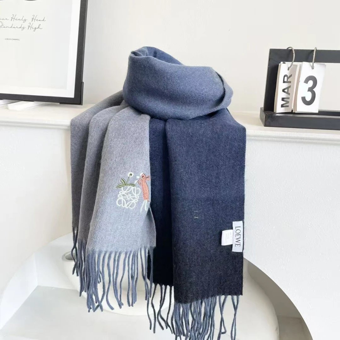 Loewe Cashmere Scarf Ver.J — Photo 7